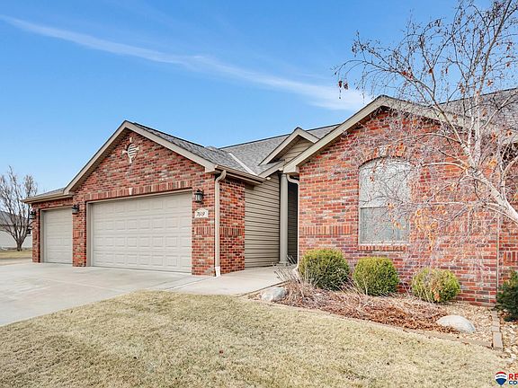 3rd image of 7619 Phares Dr