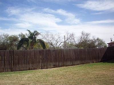 3rd image of 11004 N Hwy 281