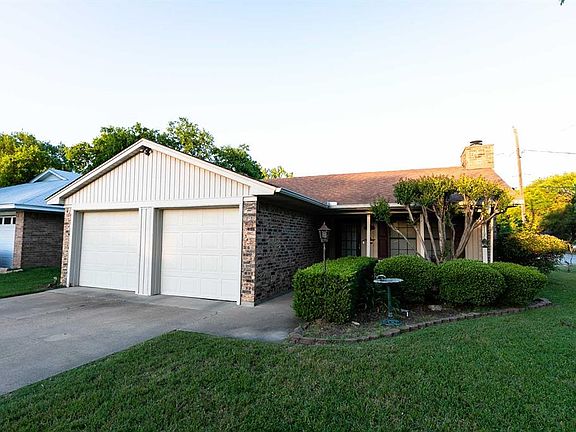 2nd image of 319 Allencrest Dr