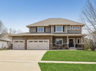 9600 Wickham Dr, Johnston, IA 50131