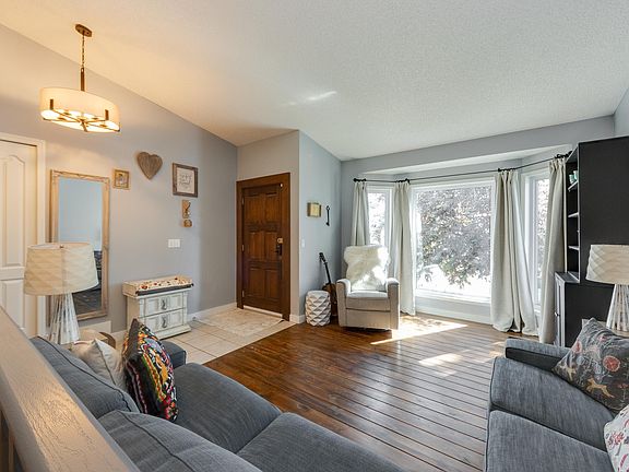 4th image of 4810 42nd St