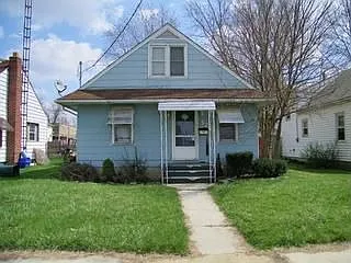 526 Universal Ave photo 1
