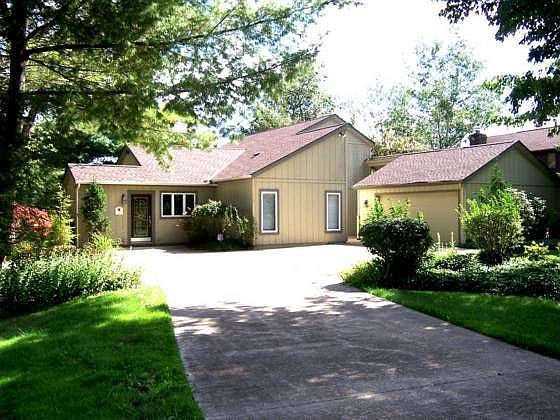 1st image of 130 Meadowridge Dr