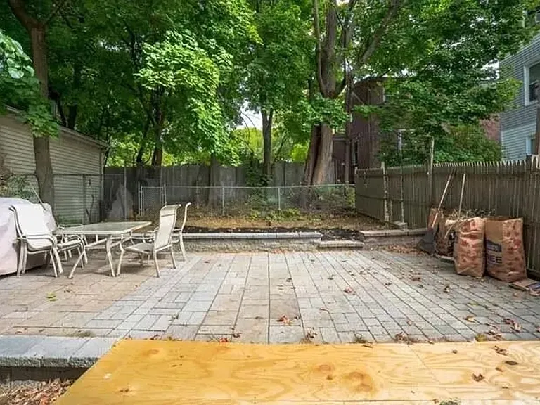 127 Cedar St #1 — Photo 10