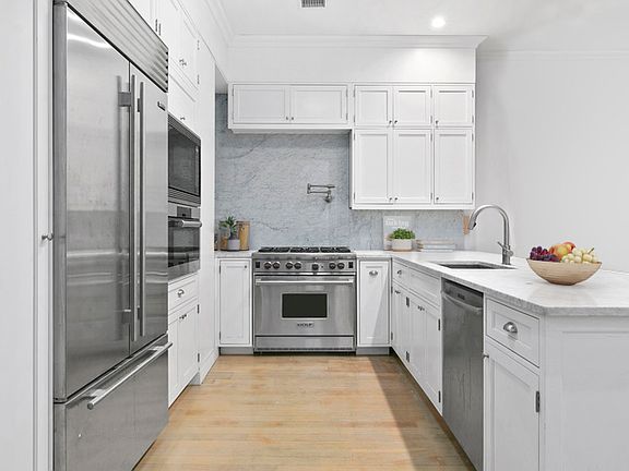 3rd image of 205 W 107th St APT 1E