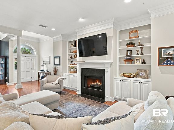 5th image of 305 Bristol Way