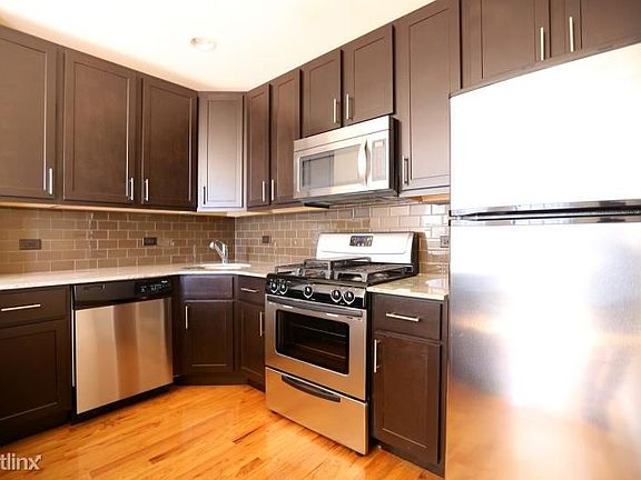 3rd image of 4759 N Maplewood Ave APT 306