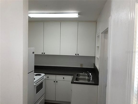 3rd image of 3817 W Swann Ave