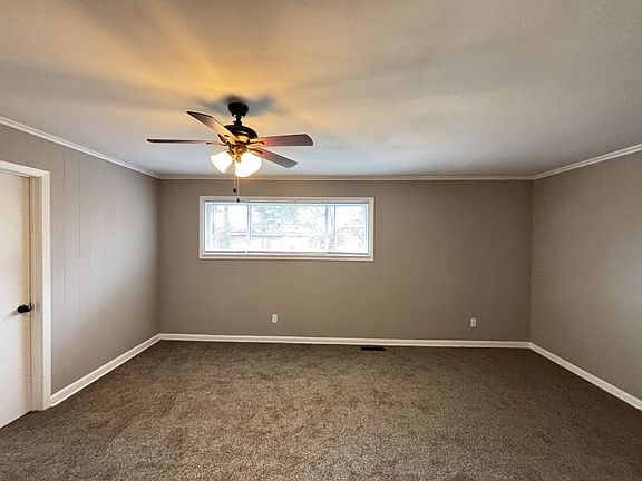 4th image of 31 Rosemont Dr