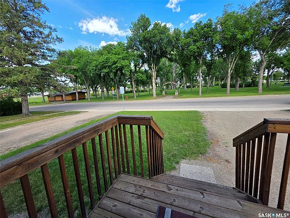 2nd image of 226 9th Avenue NE