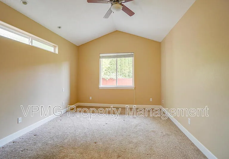 1403 SE 194th Pl — Photo 15