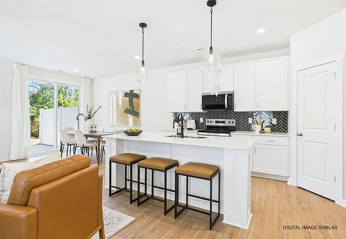 3 bed, 2.5 bath, 1799 sqft, $1,895 — Photo 4