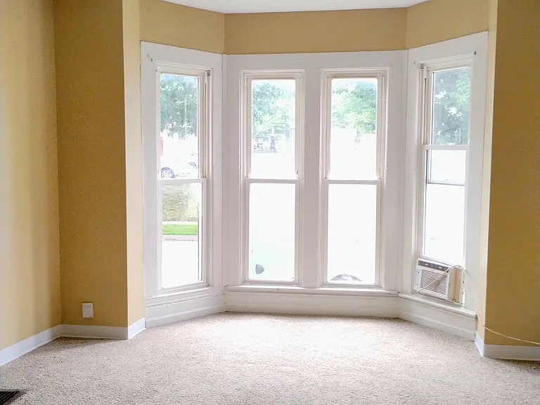 301 E 15th St #1 — Photo 2