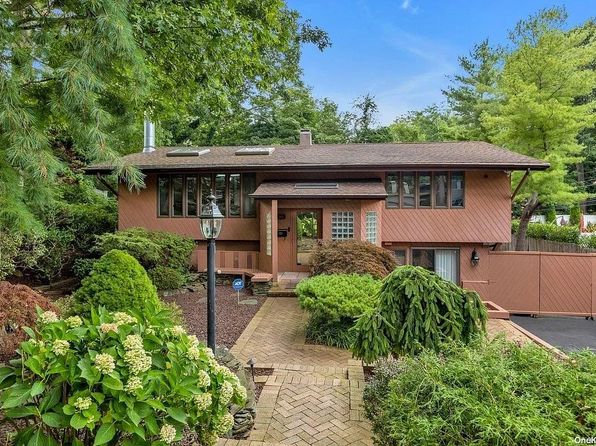 52 Deepdale Dr