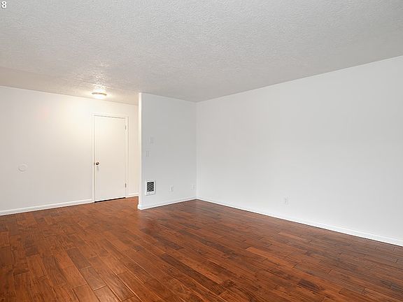 5th image of 2912 NE 127th Ave