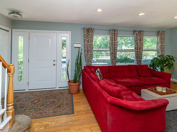 3rd image of 8710 Hamlin Ave