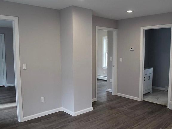 3rd image of 218 Rocky Hill Ave Floor 1
