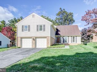 9833 Meadowcroft Ln, Montgomery Village, MD 20886