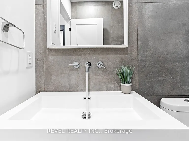 89 Foxley St #LOWER — Photo 8