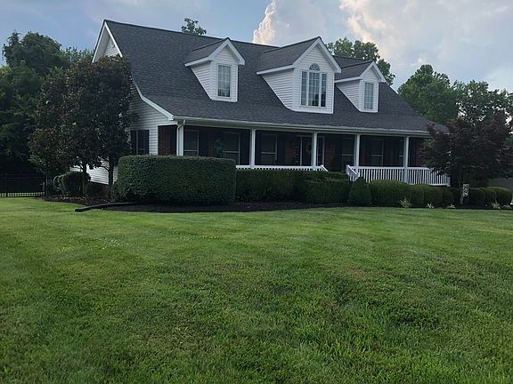 3rd image of 151 Shawn Dr