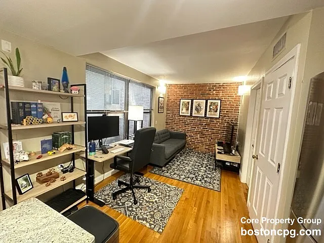 1 bed, 400 sqft, $2,600 — Photo 2