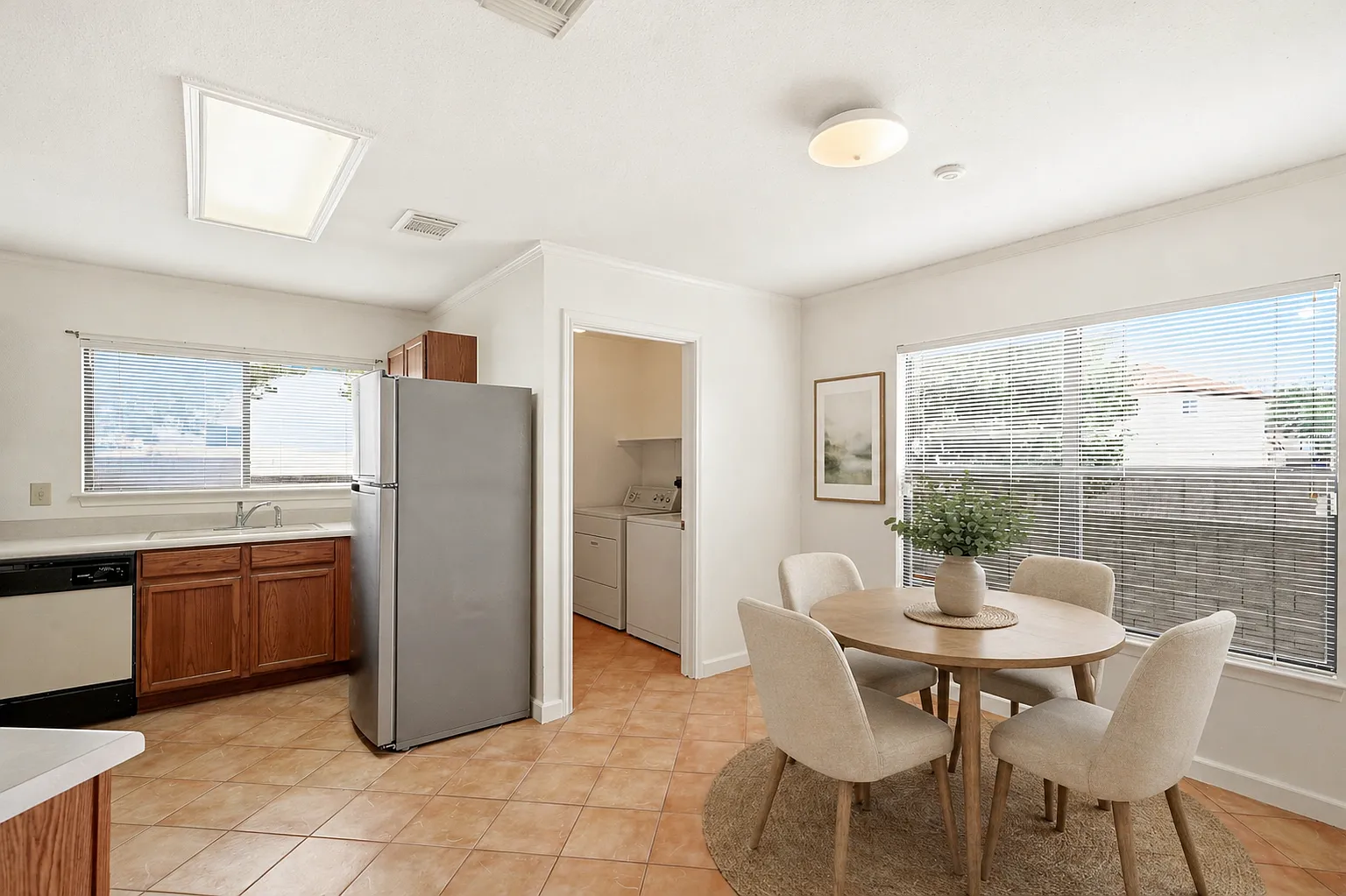 4 bed, 1625 sqft, $1,795 — Photo 4