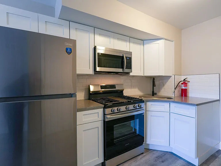1335 S 8th St — Photo 24
