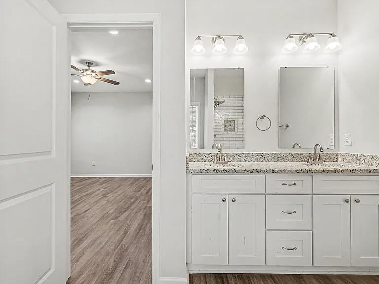 324 N Milford Rd — Photo 11