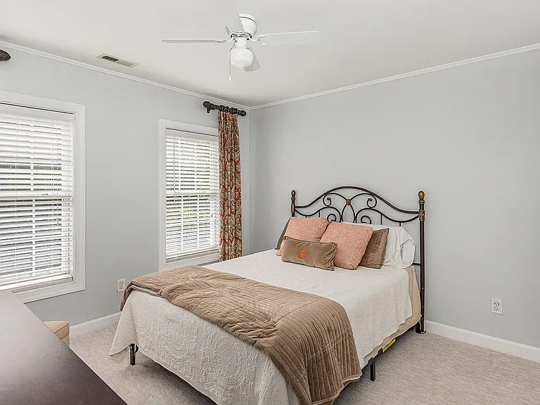 8400 Hobhouse Cir — Photo 17