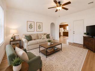 207 E Juniper Ln, Mustang, OK 73064