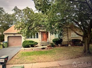 34 Edgemount Rd, Edison, NJ 08817