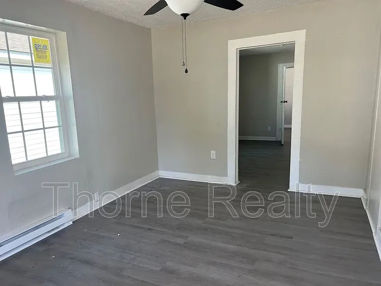 812 E Grand Ave — Photo 5