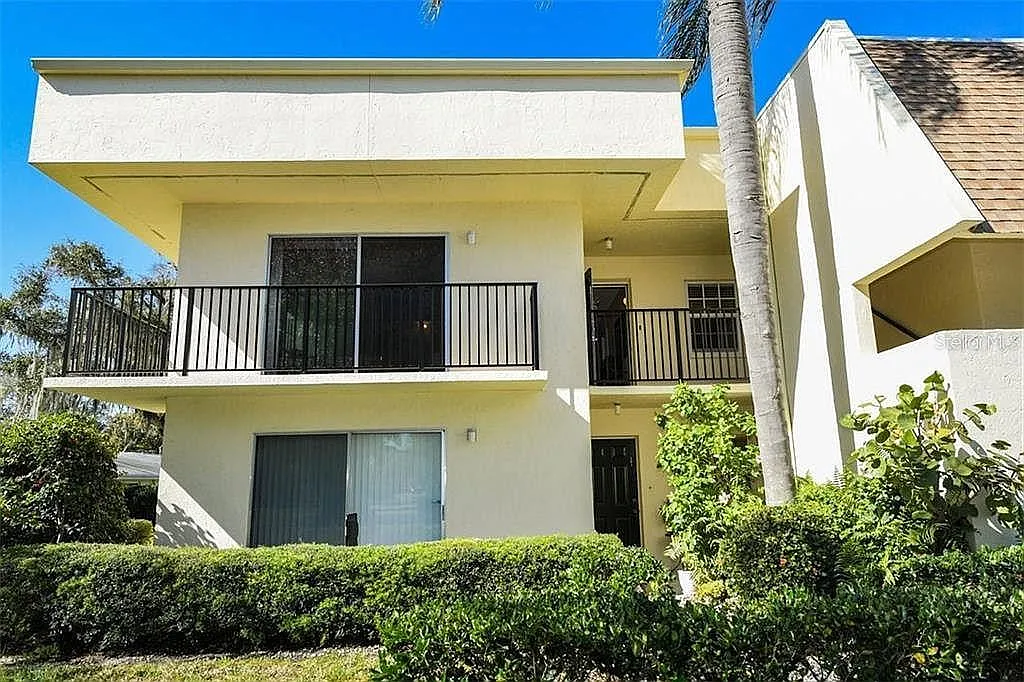 7880 Palm Aire Ln — Photo 2