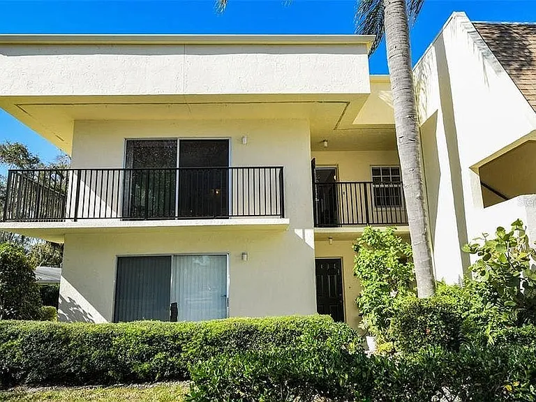 7880 Palm Aire Ln #201 — Photo 2