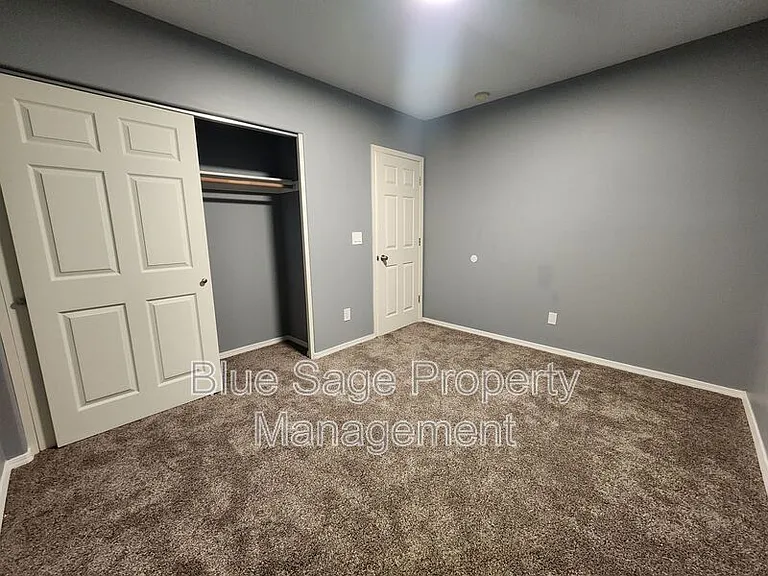 1965 Baker View Dr — Photo 23