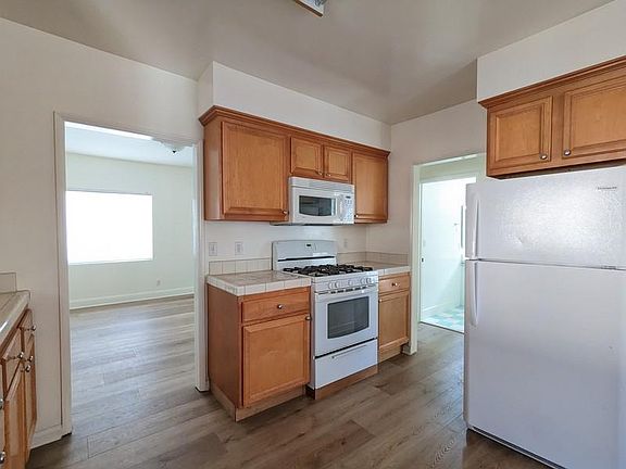 3rd image of 1517 Robbins St #1517