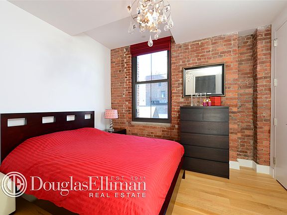 2nd image of 406 W 45th St APT 5A