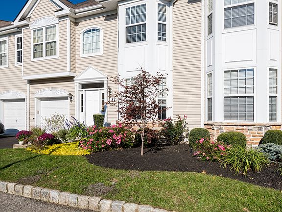 2nd image of 137 Shinnecock Dr