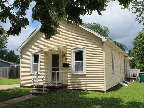 612 E Pierce St, Macomb, IL 61455
