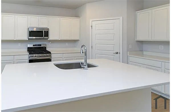 Building Photo - 306 Susan Lynn Dr