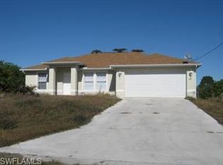 909 Barcia St E, Lehigh Acres, FL 33974