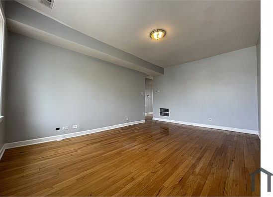 4th image of 3265 W Wabansia Ave #3