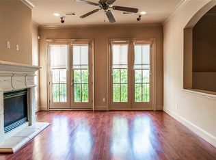 9 Kiskadee Ln, Houston, TX 77058