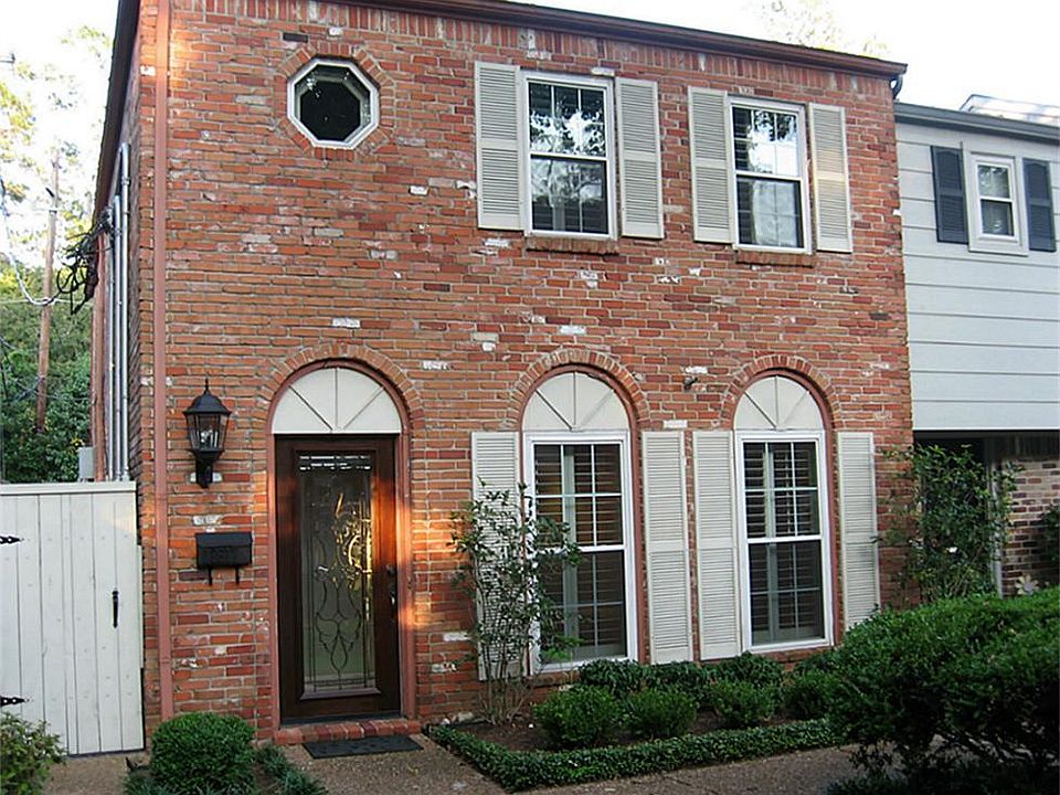 1st image of 12617 Huntingwick Dr #117