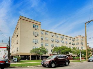 6040 N Troy St APT 401, Chicago, IL 60659