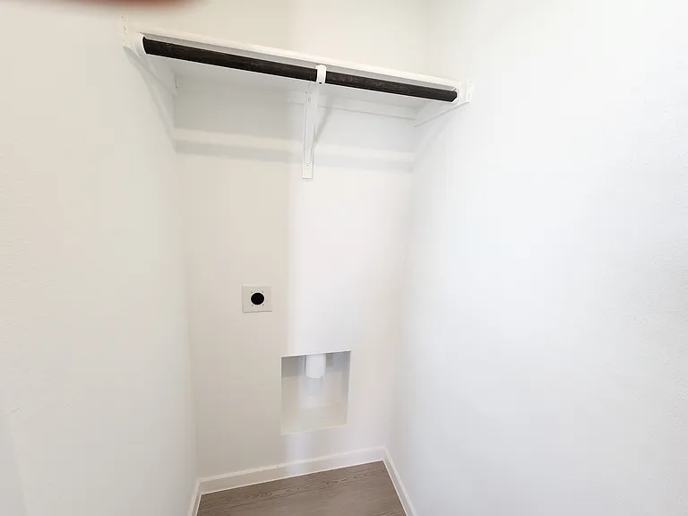 2213 Neyland Dr — Photo 9