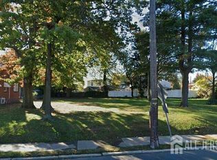 808 King Georges Rd, Fords, NJ 08863