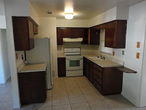 4th image of 3411 NW 47th Pl
