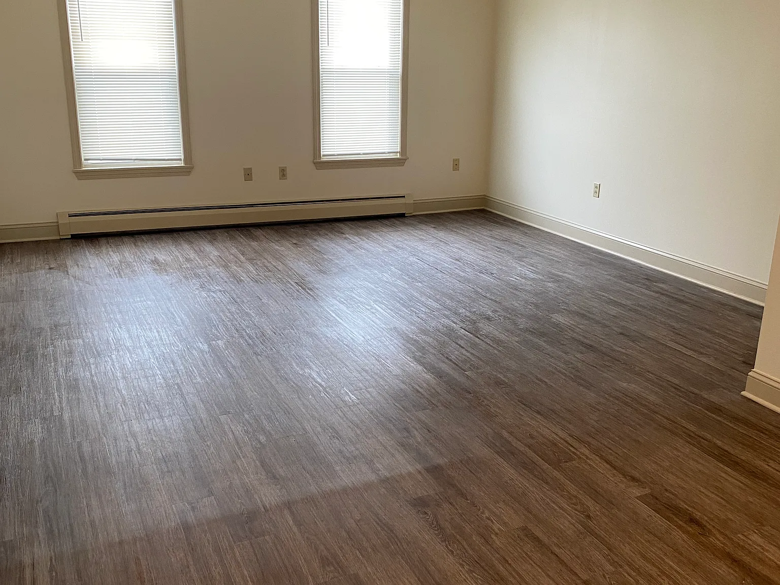 3 bed, 1000 sqft, $1,850 — Photo 4