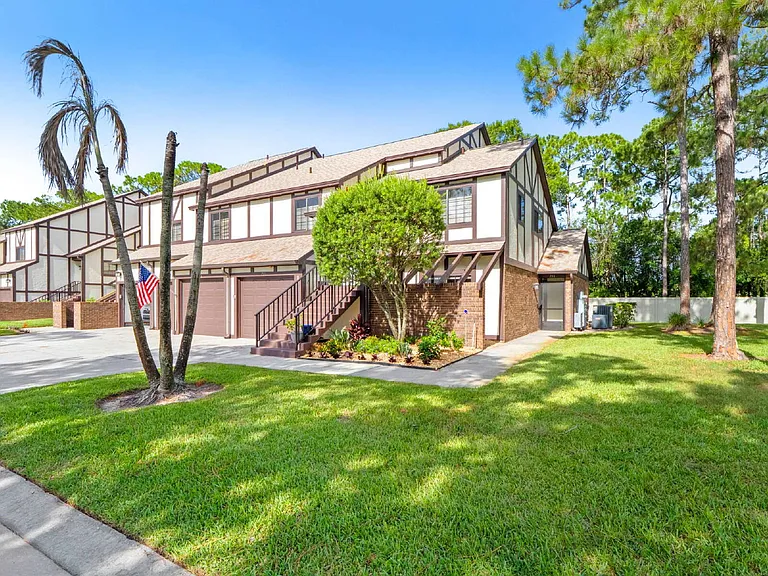 751 Greenwood Manor Cir — Photo 1